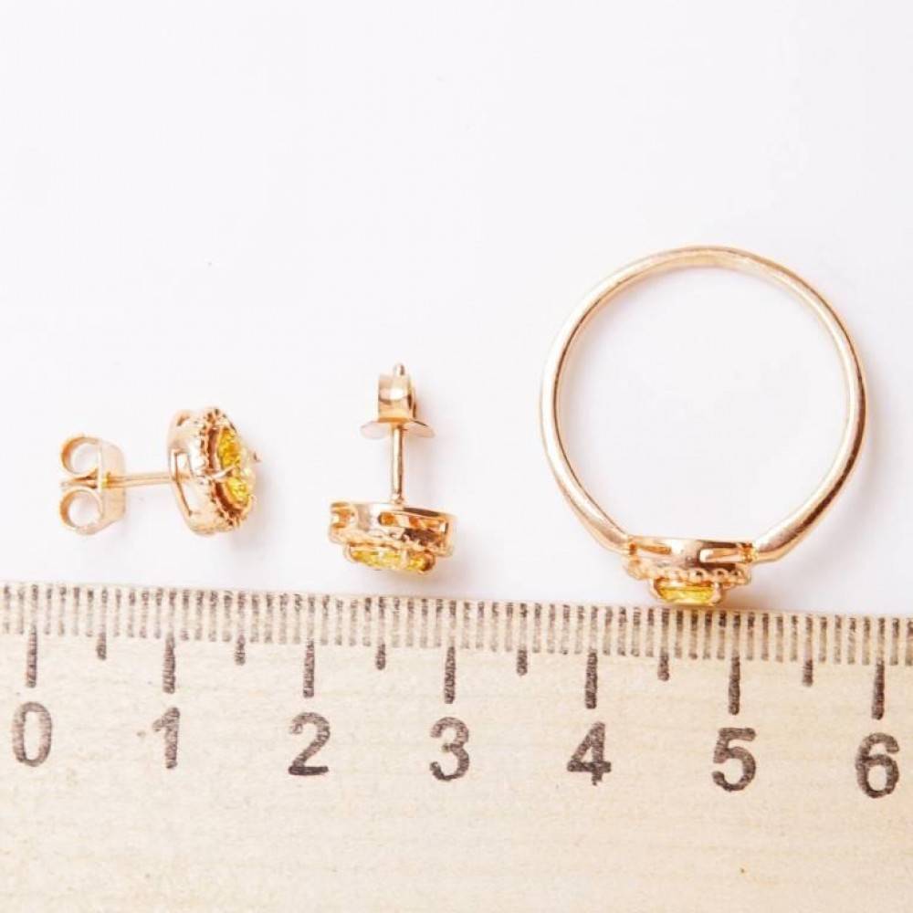 Стильное кольцо фианит желтый позолота 850