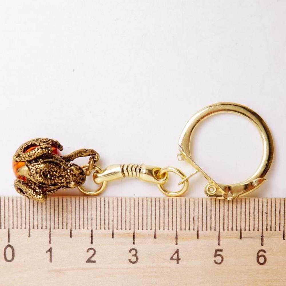 Брелок для ключей "Лягушка фен шуй" янтарь латунь 1361